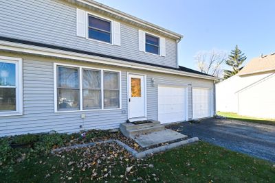 492 Donin Drive, Home with 3 bedrooms, 2 bathrooms and 2 parking in Antioch IL | Image 1