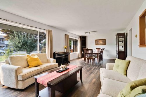 9220 Coote St, Chilliwack, BC, V2P6B5 | Card Image