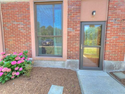 un111-270 Latta Rd, Rochester, NY, 14612-4878 | Card Image