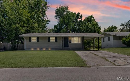 506 Dornoch Dr, Saint Louis, MO, 63137-3726 | Card Image