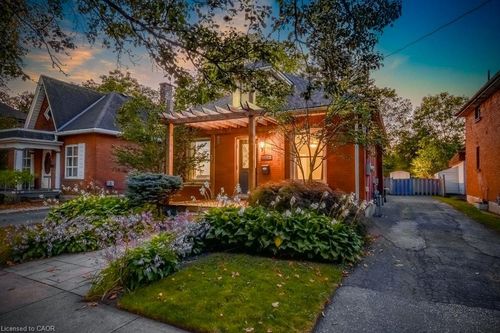 158 Eagle Ave, Brantford, ON, N3S1Z5 | Card Image