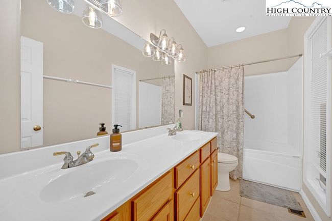 201 - 164 Evergreen Springs Ct, Condo with 2 bedrooms, 3 bathrooms and null parking in Blowing Rock NC | Image 21