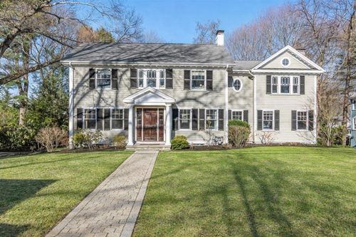 8 Tennyson Rd, Wellesley, MA, 02481-5232 | Card Image