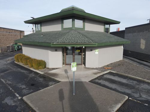 2626 W Kennewick Ave, Kennewick, WA, 99336-3123 | Card Image