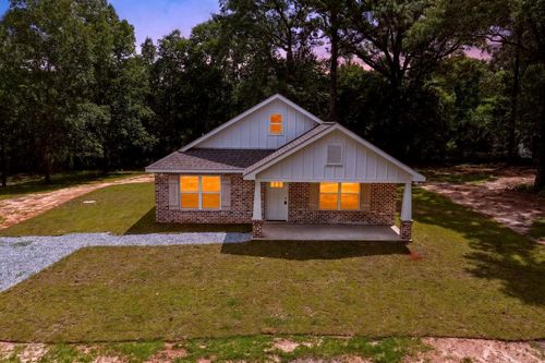 22 Engle Ln, Poplarville, MS, 39470-7211 | Card Image