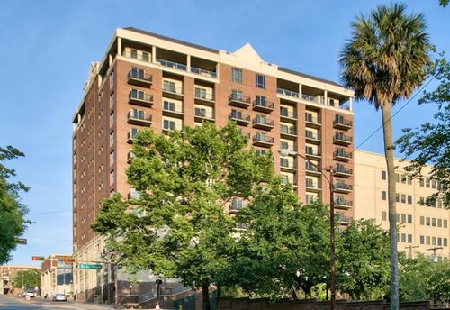 apt-410-215 W College Ave, Tallahassee, FL, 32301-7754 | Card Image