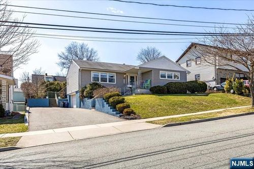 488 Columbia Blvd, Wood Ridge, NJ, 07075-1613 | Card Image