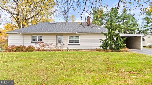 1215 Country Club Rd, CLARKS SUMMIT, PA, 18411 | Card Image