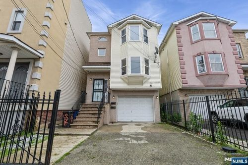 536 11th St, Newark, NJ, 07103-1820 | Card Image