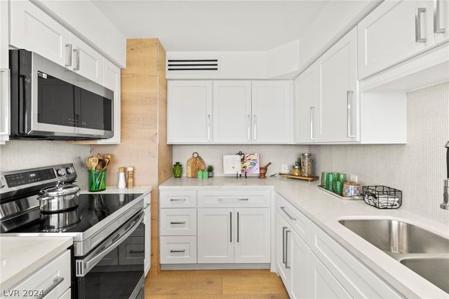 3111 Bel Air Dr, Unit#8F, Las Vegas, NV 89109 | Image 20