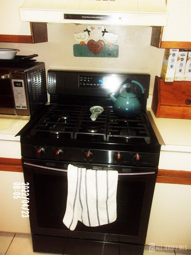 29 Jeffrey Cir, House other with 4 bedrooms, 3 bathrooms and null parking in Dayton NJ | Image 40
