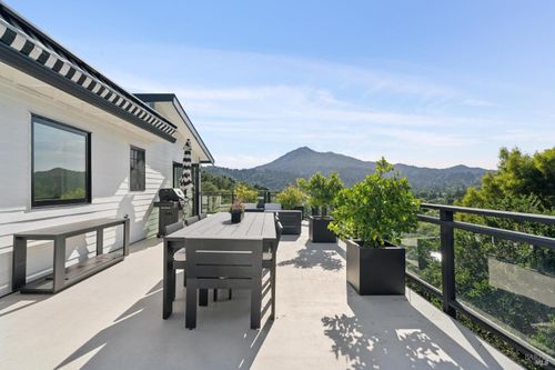 30 Corte Sereno, Greenbrae, CA, 94904-1101 | Card Image