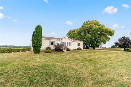 5695 Nottingham Rd, Viroqua, WI, 54665-7822 | Card Image