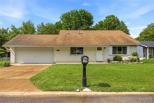 10113 Sunridge Trl S, Pevely, MO, 63070-2019 | Card Image