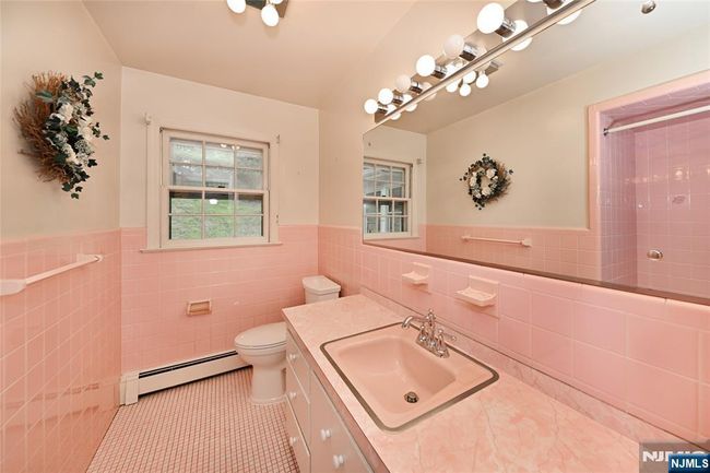 388 Holly Dr, House other with 3 bedrooms, 2 bathrooms and null parking in Wyckoff NJ | Image 19