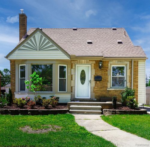8076 Winona Ave, Allen Park, MI, 48101-2228 | Card Image