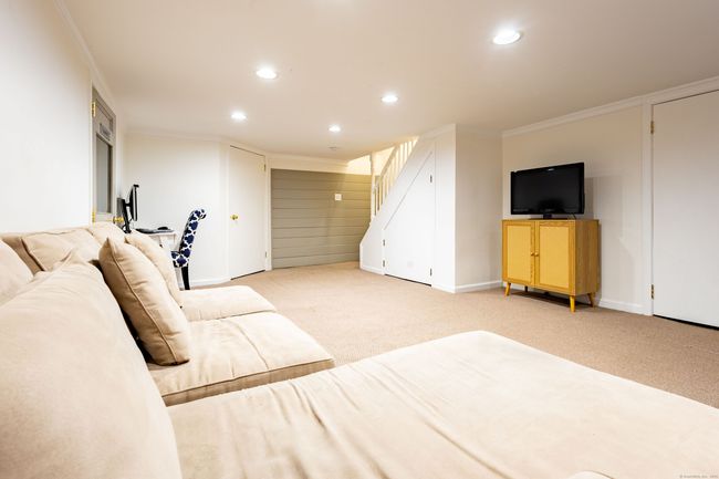 336 Main St, House other with 5 bedrooms, 2 bathrooms and null parking in Wethersfield CT | Image 34