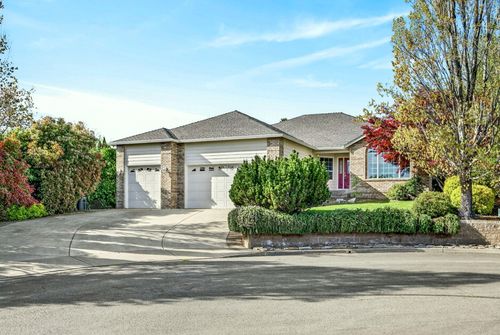 2855 Shanteal Pl, Medford, OR, 97504-5708 | Card Image