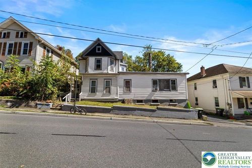 412 N 8th St, Stroudsburg, PA, 18360-1511 | Card Image