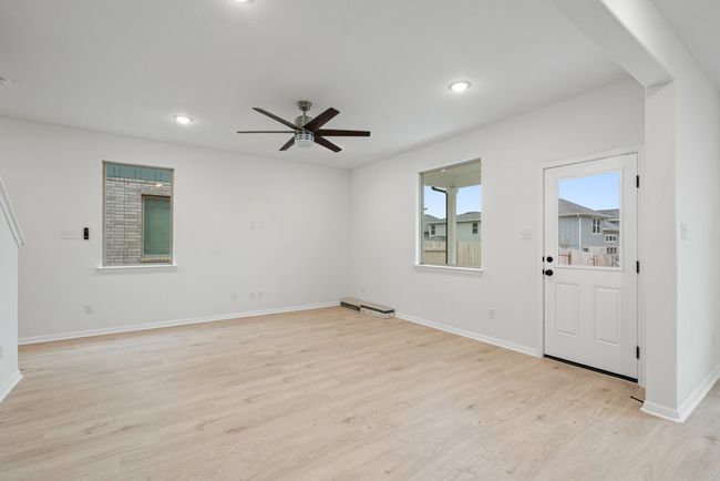 639 Backstays Loop, House other with 3 bedrooms, 3 bathrooms and 4 parking in Kyle TX | Image 7