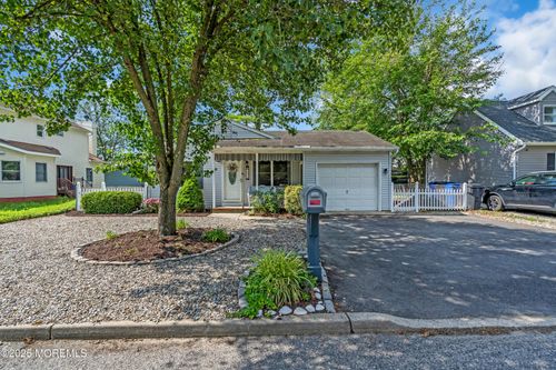2023 Oak Dale Rd, Toms River, NJ, 08753-7877 | Card Image