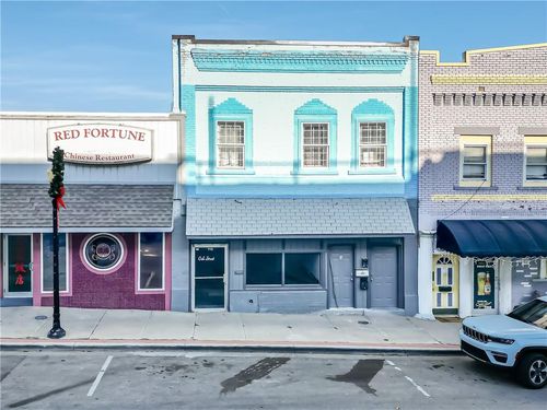 115 Oak St, Bonner Springs, KS, 66012-1049 | Card Image