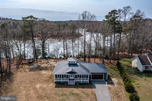 1366 Steamboat La, Heathsville, VA, 22473 | Card Image