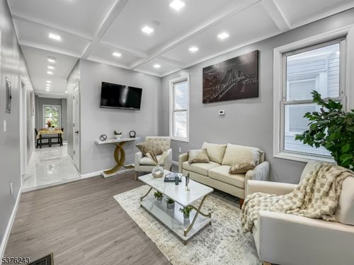 39 Brookdale Ave, Newark, NJ, 07106-1829 | Card Image