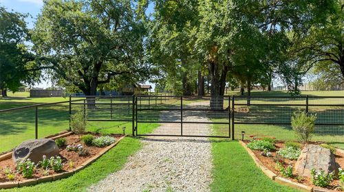 288 Locust Rd, Pottsboro, TX, 75076-6151 | Card Image