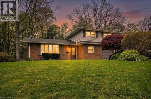 11 Thistle Crt, Tillsonburg, ON, N4G2S8 | Card Image