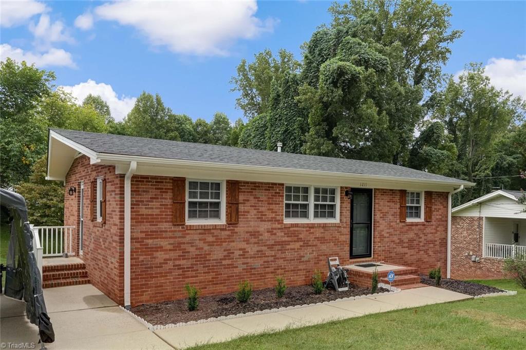 Patterson St, Reidsville, NC 27320