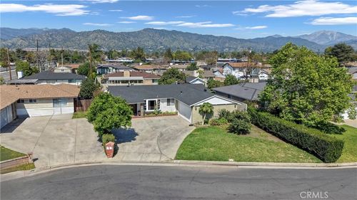 907 E Ghent St, Azusa, CA, 91702-4770 | Card Image