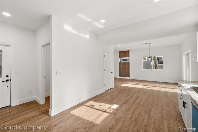 20-494 Bloomfield Ave-20.jpg | Image 9