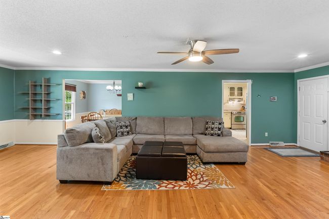217 Devenger Rd, House other with 3 bedrooms, 2 bathrooms and 2 parking in Greer SC | Image 4