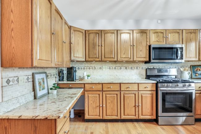 136 Burton St, House other with 4 bedrooms, 3 bathrooms and 2 parking in Grayslake IL | Image 4