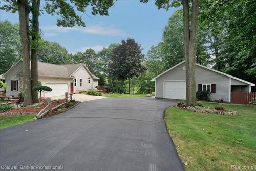 4520 Loggers Pass, Attica, MI, 48412-9253 | Card Image