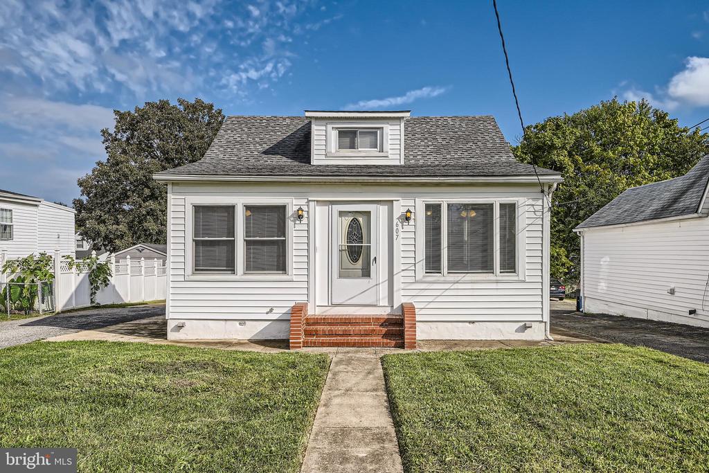 Mace Ave, Essex, MD 21221