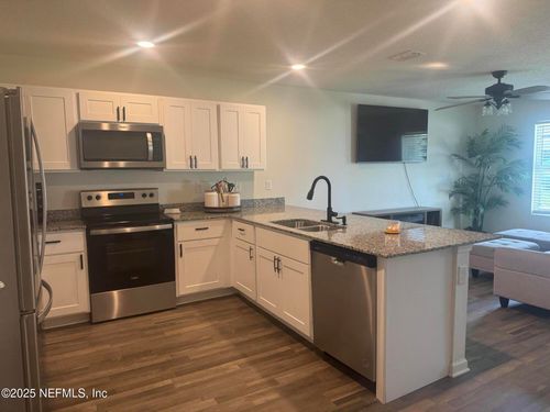 720 Liberty Cir, MACCLENNY, FL, 32063-6025 | Card Image