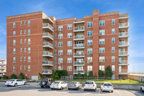 apt-1g-560 W Broadway, Long Beach, NY, 11561-3005 | Card Image