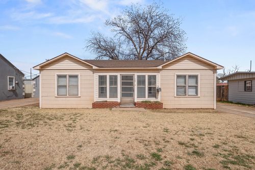 107 Hickory St, Levelland, TX, 79336-5613 | Card Image