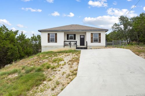 924 Scenic Hills Dr, Canyon Lake, TX, 78133-6910 | Card Image