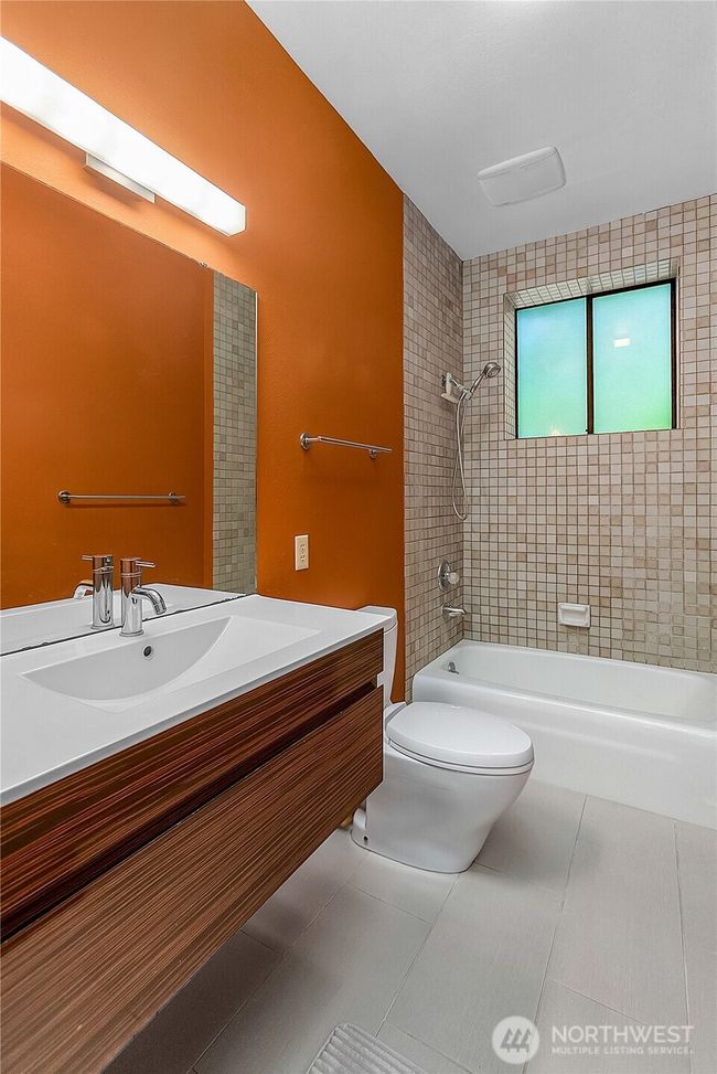 Full bathroom downstairs | Image 26