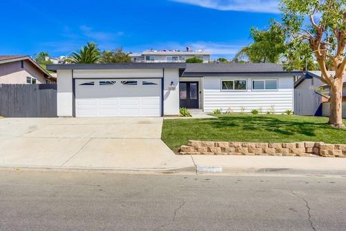 12701 Mcferon Rd, Poway, CA, 92064-3635 | Card Image