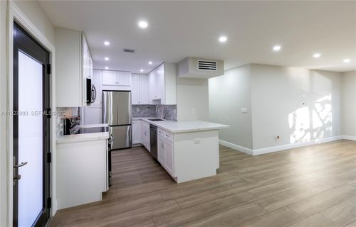 1ds-6855 Edgewater Dr, Coral Gables, FL, 33133-7016 | Card Image