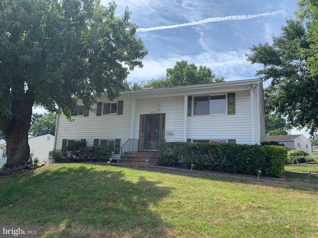 Redcliffe Rd, Catonsville, MD 21228