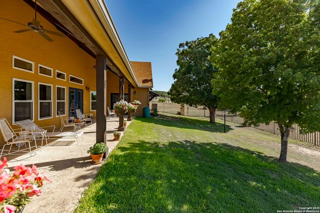 221 Cypress Estates Pkwy, House other with 3 bedrooms, 2 bathrooms and null parking in Ingram TX | Image 34