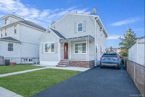 146 Terrace Ave, Hempstead, NY, 11550-2243 | Card Image