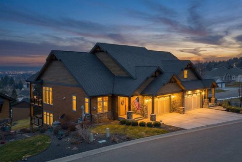 8926 E Courtview Ln, Spokane, WA, 99217-6036 | Card Image