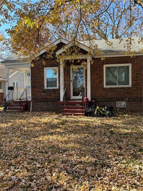 5 East Dr, Decatur, IL, 62526-4509 | Card Image