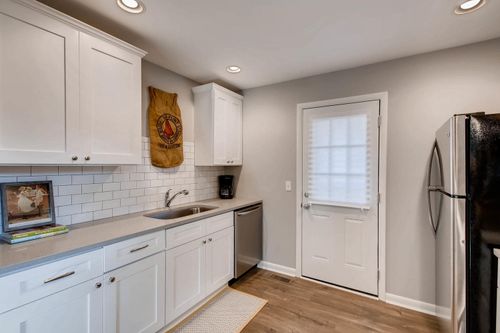 a-1520 Russell St, Nashville, TN, 37206-2044 | Card Image